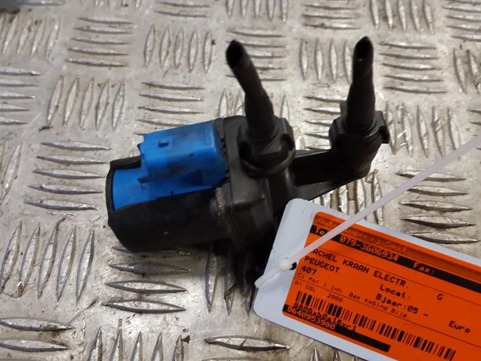 Electric heater valve from a Peugeot 407 2006