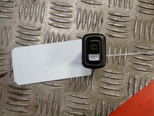Gebrauchte Scheibenwischer Schalter Daihatsu Sirion/Storia (M1) 1.0 12V Preis € 10,00 Margenregelung angeboten von Autodemontagebedrijf Smit