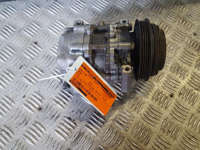 Usagé Compresseur de clim Mazda MX-5 (NA18/35/6C/8C) 1.6i 16V Prix € 70,00 Règlement à la marge proposé par Autodemontagebedrijf Smit