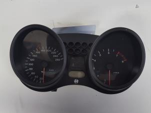 Used Instrument panel Alfa Romeo GTV (916) 2.0 16V Twin Spark Price € 60,00 Margin scheme offered by Autodemontagebedrijf Smit