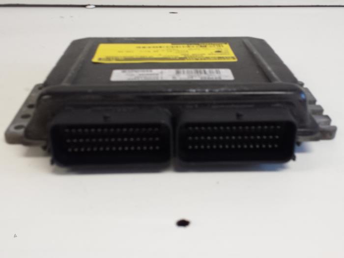 Used Engine management computer Renault Clio II (BB/CB) 1.4 16V Price € 100,00 Margin scheme offered by Autodemontagebedrijf Smit