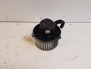 Usados Motor de ventilador de calefactor Hyundai Elantra III 2.0i GLS,Executive Precio € 35,00 Norma de margen ofrecido por Autodemontagebedrijf Smit