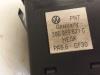 Interruptor de calefactor luneta de un Volkswagen Passat (3B2) 2.3 VR5 1999
