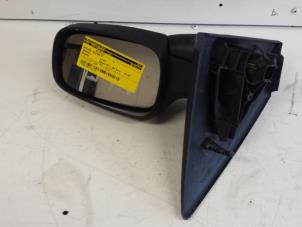 Used Wing mirror, right Renault Megane II CC (EM) 1.6 16V Price € 40,00 Margin scheme offered by Autodemontagebedrijf Smit