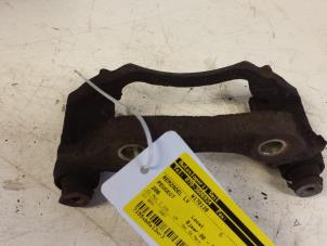 Used Front brake calliperholder, left Peugeot 206 (2A/C/H/J/S) 1.6 16V Price € 10,00 Margin scheme offered by Autodemontagebedrijf Smit