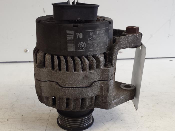 Begagnade Dynamo BMW 3 serie Touring (E36/3) 318i Pris € 20,00 Marginaltabell erbjuds av Autodemontagebedrijf Smit