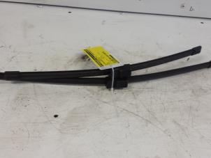 Used Set of wiper blades Opel Astra H (L48) 1.6 16V Price on request offered by Autodemontagebedrijf Smit