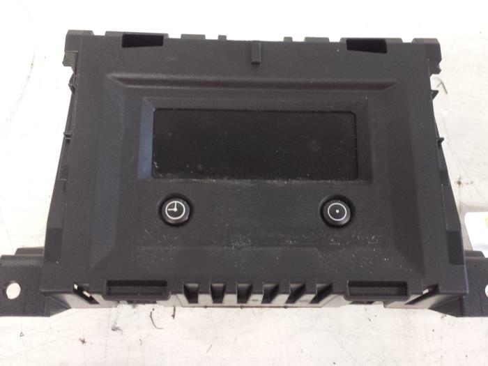 Begagnade Innerdisplay Opel Astra H (L48) 1.6 16V Pris € 10,00 Marginaltabell erbjuds av Autodemontagebedrijf Smit