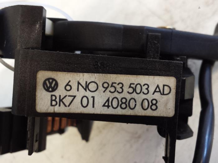Wiper switch from a Volkswagen Polo III (6N2) 1.4 16V 75 2000