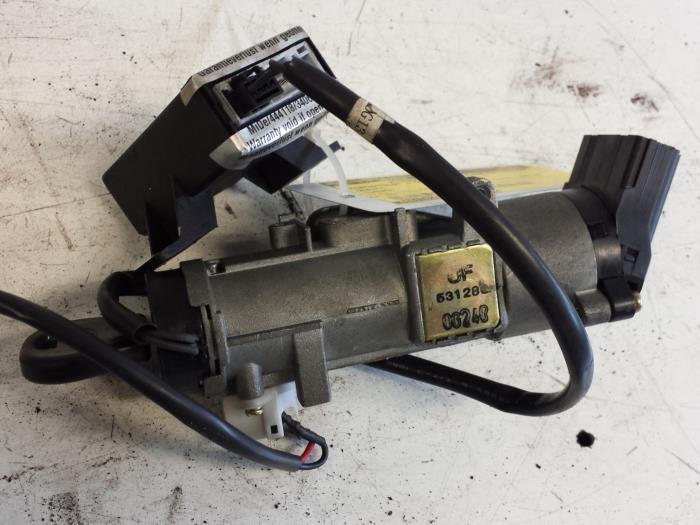Used Ignition lock + computer Chevrolet Tacuma 1.8 Pure,SE,SX Price € 50,00 Margin scheme offered by Autodemontagebedrijf Smit