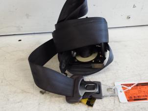 Used Rear seatbelt, centre Toyota Prius (NHW11L) 1.5 16V Price € 30,00 Margin scheme offered by Autodemontagebedrijf Smit