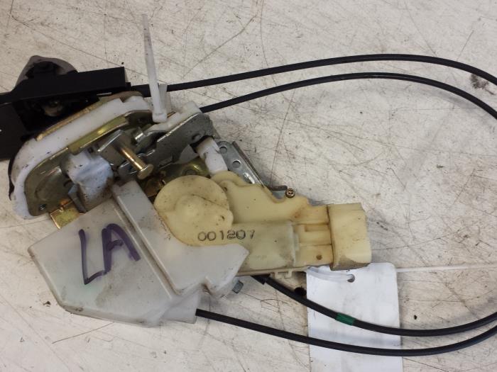 Rear door lock mechanism 4door, left Toyota Prius 1.5 16V 001207