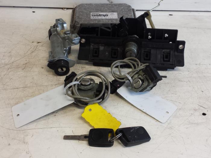 Used Ignition lock + computer Audi A3 (8L1) 1.6 Price € 75,00 Margin scheme offered by Autodemontagebedrijf Smit