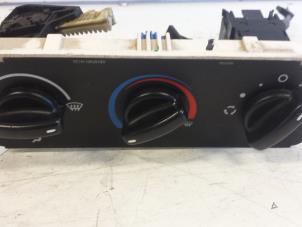 Usados Panel de control de calefacción Ford Transit 2.2 TDCi 16V Precio € 25,00 Norma de margen ofrecido por Autodemontagebedrijf Smit