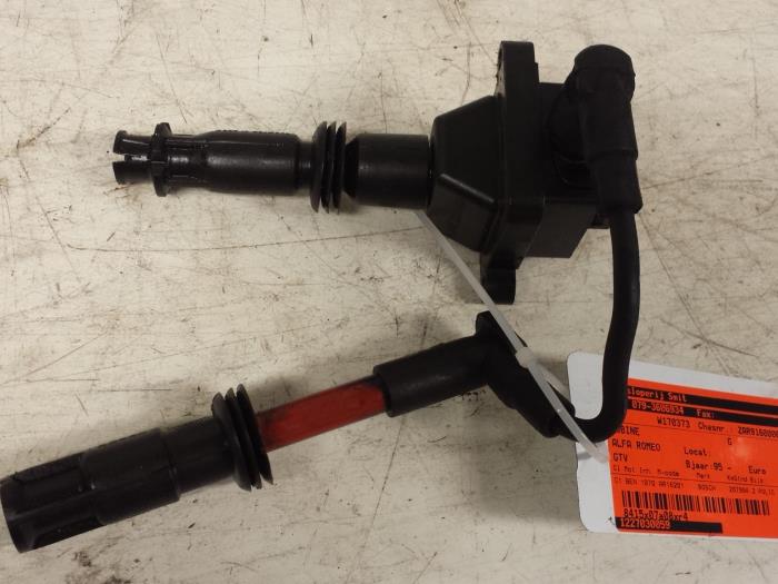 Usagé Bobine Alfa Romeo GTV (916) 2.0 16V Twin Spark Prix € 20,00 Règlement à la marge proposé par Autodemontagebedrijf Smit