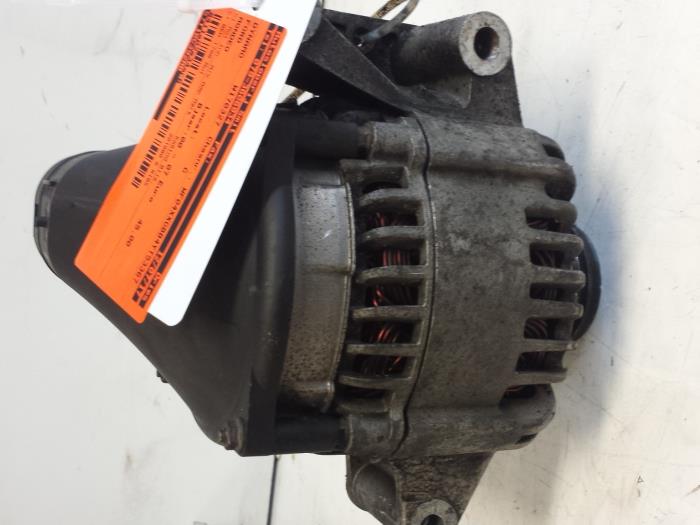 Usagé Dynamo Ford Mondeo III 1.8 16V Prix € 25,00 Règlement à la marge proposé par Autodemontagebedrijf Smit