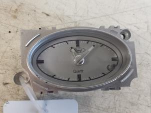Used Clock Ford Mondeo III 1.8 16V Price € 10,00 Margin scheme offered by Autodemontagebedrijf Smit