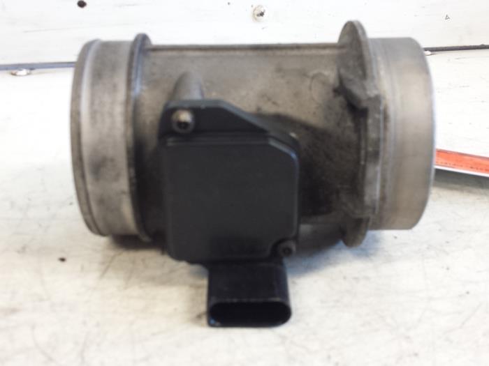 Gebrauchte Luftmassenmesser Audi A4 Avant (B6) 2.5 TDI 24V Preis € 15,00 Margenregelung angeboten von Autodemontagebedrijf Smit