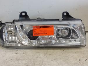 Used Headlight, right BMW 3 serie (E36/4) 316i Price on request offered by Autodemontagebedrijf Smit