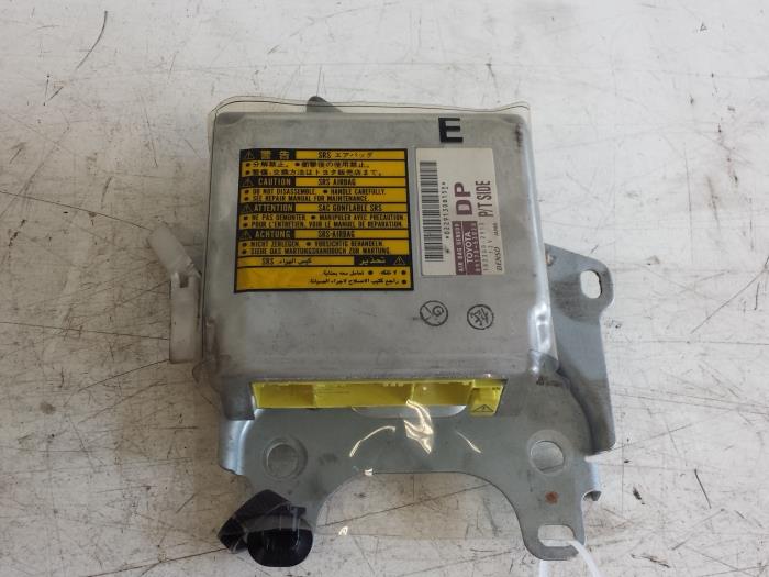 Begagnade Airbagmodul Lexus IS (E2) 200 2.0 24V Pris € 25,00 Marginaltabell erbjuds av Autodemontagebedrijf Smit