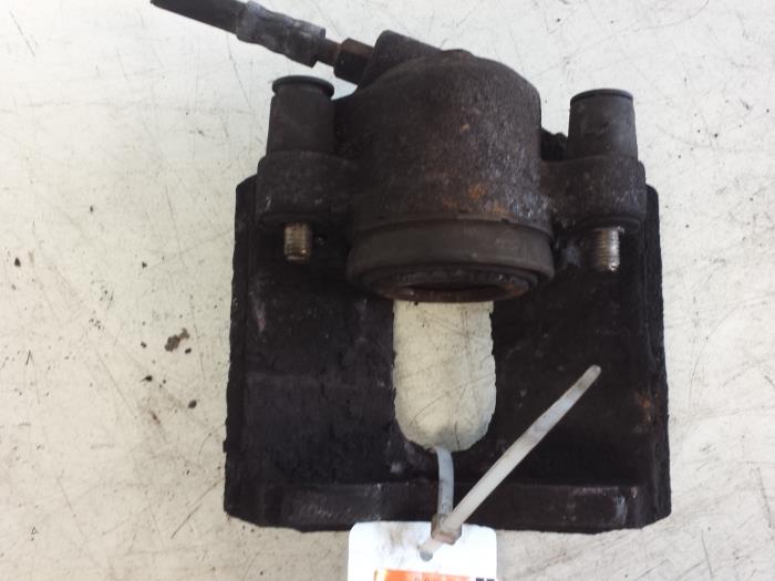 Gebrauchte Bremszange links vorne Ford Ka I 1.3i Preis € 10,00 Margenregelung angeboten von Autodemontagebedrijf Smit