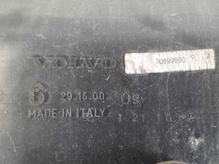 Réflecteur plaque arrière d'un Volvo V40 (VW) 1.8 16V 1999