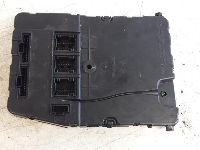 Used Body control computer Renault Megane II (LM) 1.6 16V Price € 35,00 Margin scheme offered by Autodemontagebedrijf Smit