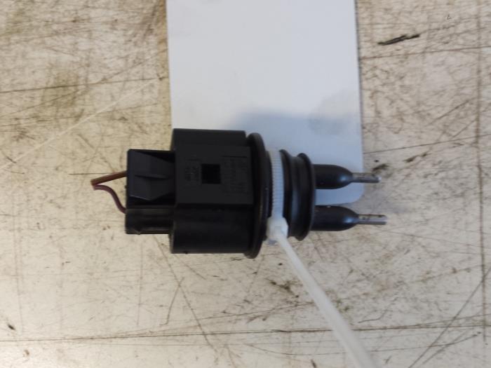 Begagnade Regnsensor Audi A3 (8L1) 1.6 Pris € 15,00 Marginaltabell erbjuds av Autodemontagebedrijf Smit
