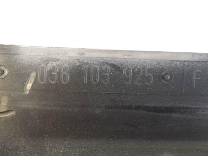 Abdeckblech Motor van een Volkswagen Polo III (6N2) 1.4 16V 75 2000