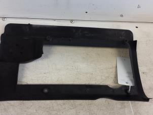 Abdeckblech Motor van een Volkswagen Polo III (6N2) 1.4 16V 75 2000