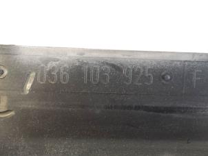 Abdeckblech Motor van een Volkswagen Polo III (6N2) 1.4 16V 75 2000