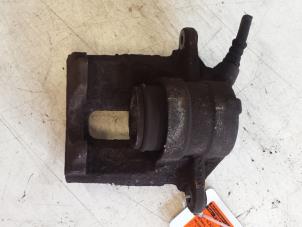 Used Front brake calliper, left Renault Megane II (BM/CM) 1.4 16V 98 Price € 25,00 Margin scheme offered by Autodemontagebedrijf Smit