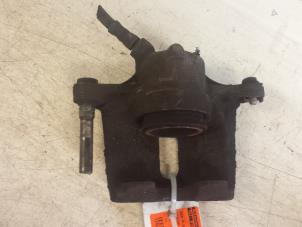 Used Front brake calliper, left Nissan Kubistar (F10) 1.5 dCi 60 Price € 40,00 Margin scheme offered by Autodemontagebedrijf Smit