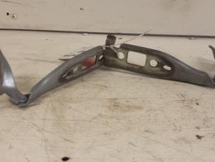 Used Bonnet Hinge Ford Fusion 1.6 16V Price on request offered by Autodemontagebedrijf Smit
