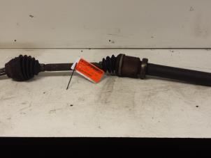 Used Front drive shaft, right Ford Fusion 1.6 16V Price € 30,00 Margin scheme offered by Autodemontagebedrijf Smit