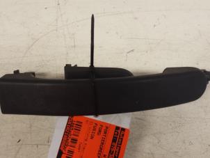Used Rear door handle 4-door, left Ford Fusion 1.6 16V Price on request offered by Autodemontagebedrijf Smit