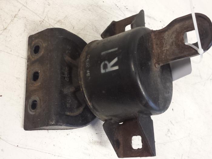 Used Engine mount Chevrolet Kalos (SF48) 1.4 Price € 15,00 Margin scheme offered by Autodemontagebedrijf Smit