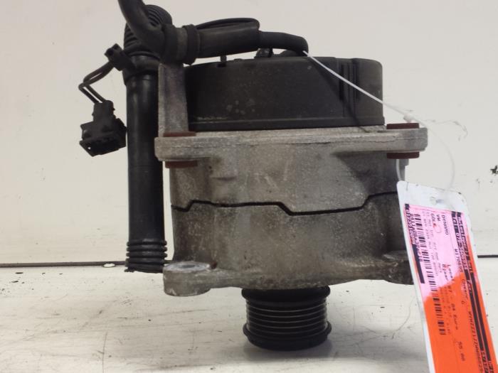 Begagnade Dynamo Volkswagen Golf IV (1J1) 2.3 V5 GTI Pris € 55,00 Marginaltabell erbjuds av Autodemontagebedrijf Smit