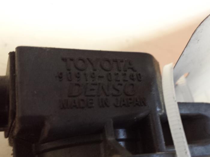 Pen ignition coil from a Toyota Yaris (P1) 1.0 16V VVT-i 2000