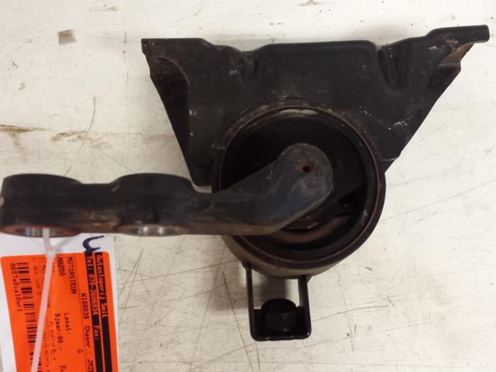 Used Engine mount Mazda 323 Fastbreak (BJ14) 1.5 LX,GLX 16V Price on request offered by Autodemontagebedrijf Smit
