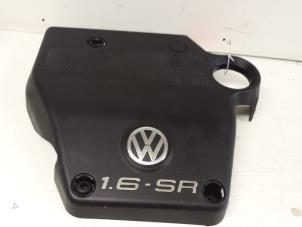 Usados Cobertor motor Volkswagen Golf IV (1J1) 1.6 Precio € 30,00 Norma de margen ofrecido por Autodemontagebedrijf Smit