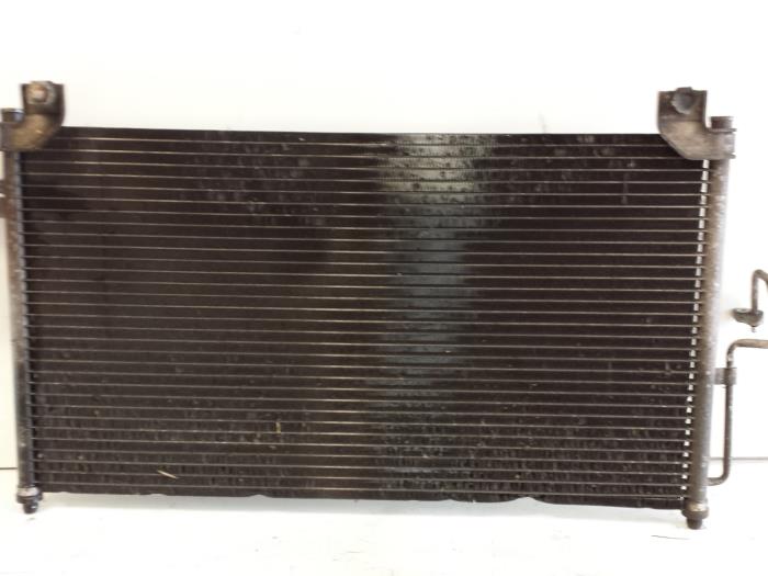Usagé Radiateur clim Mazda Premacy 1.8 16V Prix € 30,00 Règlement à la marge proposé par Autodemontagebedrijf Smit