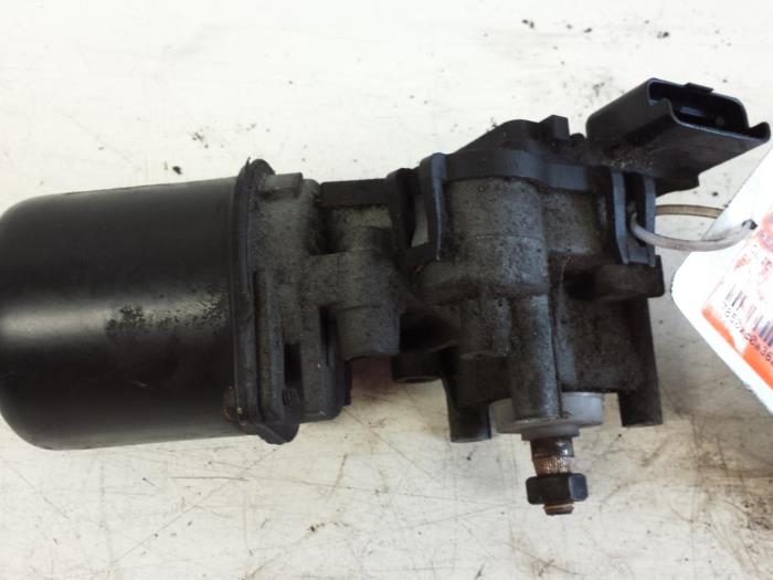 Front wiper motor from a Renault Clio 2004