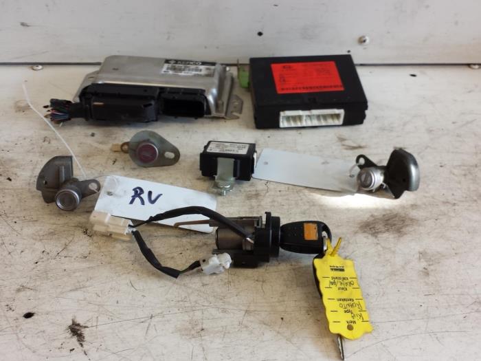 Used Ignition lock + computer Kia Picanto (BA) 1.0 12V Price € 70,00 Margin scheme offered by Autodemontagebedrijf Smit