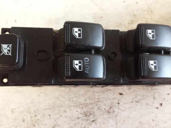 Usados Interruptor combinado de ventanillas Kia Picanto (BA) 1.0 12V Precio € 55,00 Norma de margen ofrecido por Autodemontagebedrijf Smit