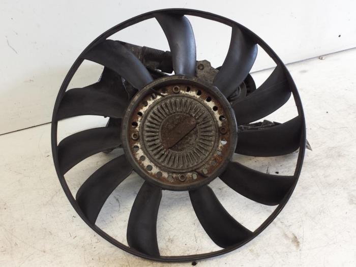 Gebrauchte Kühlerventilator Volkswagen Passat Variant (3B6) 1.9 TDI 130 Preis € 30,00 Margenregelung angeboten von Autodemontagebedrijf Smit