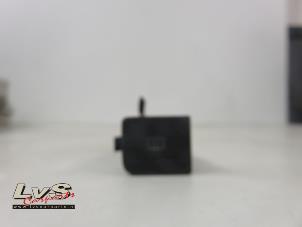Used Rear window heating switch Volkswagen Transporter T5 Price on request offered by LvS Carparts