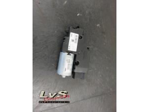 Used Sunroof motor Volkswagen Scirocco (137/13AD) 1.4 TSI 160 16V Price € 24,00 Margin scheme offered by LvS Carparts