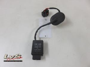 Used Fuel pump relay Volkswagen Passat Variant (3C5) Price on request offered by LvS Carparts