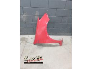 Used Front wing, right Renault Clio III (BR/CR) Price € 50,00 Margin scheme offered by LvS Carparts